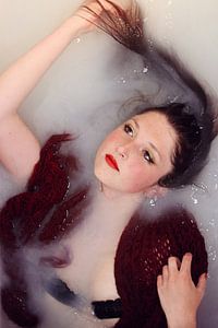Jeune femme dans l'eau sur Iris Kelly Kuntkes