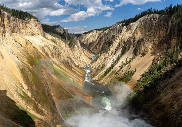 Lower Falls rainbow, Yellowstone National Park, USA by Jeroen van Deel