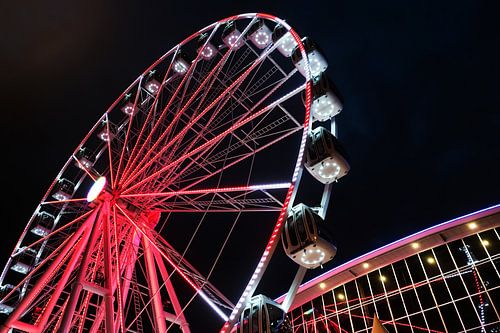 Ferris wheel, keep on turning by Marit Lindberg