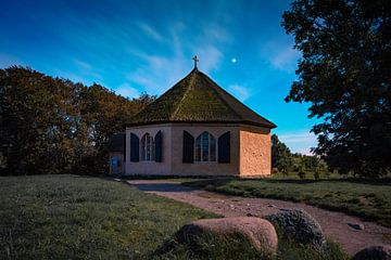 Chapel in Vitt by Martin Wasilewski