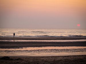 Fille sur la plage