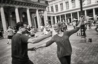 dansen in parijs van Hans Van Leeuwen thumbnail