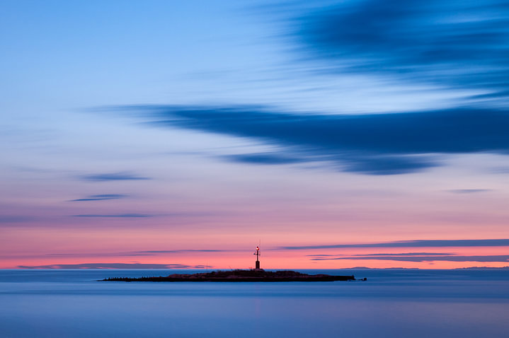 Small island by <span class="secondary-font">Laura Vink</span>