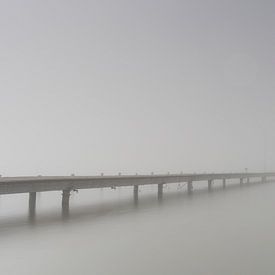 Steg im stillen Morgennebel am Ammersee von Christina Bauer Photos