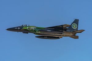 Eine saudische Boeing F-15 Eagle trifft in Griechenland ein.