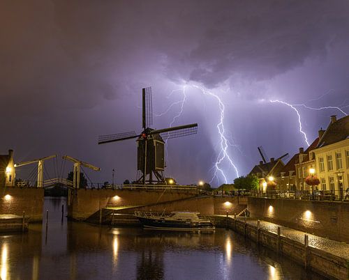 BOEM!! Prachtige ontlading nabij Heusden NB van Donny Kardienaal