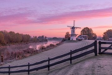 Zonsopkomst bij Molen de Vlinder van Rick van de Kraats