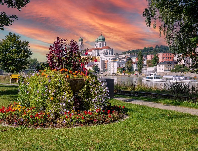 Uitzicht op de Stephansdom in Passau van Animaflora PicsStock