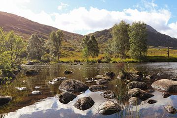 Schotland rivier by Robert Dibbits