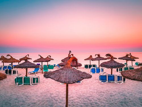 Zonsondergang bij de zee in Mallorca