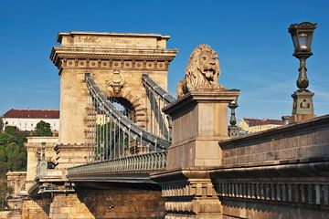 Chain Bridge, Budapest, Hungary van Gunter Kirsch