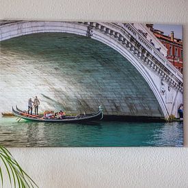 Kundenfoto: Gondolieri unter der Rialtobrücke in Venedig von t.ART, auf leinwand