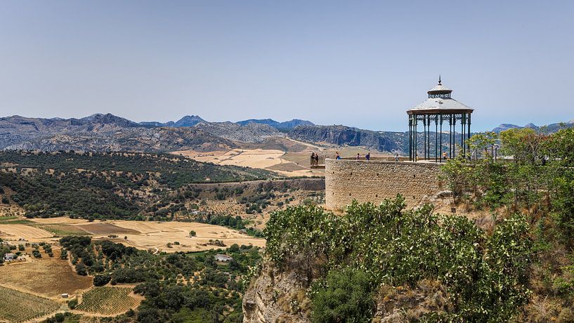Views on the deep El Tajo gorge near Ronda, Spain by Fotografiecor .nl