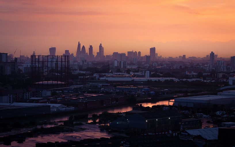 London by Hello Pompoyo