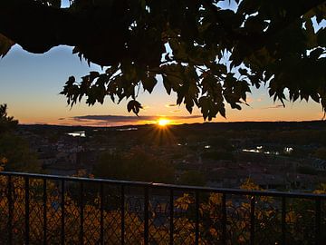 Zonsondergang boven Avignon van Timon Schneider