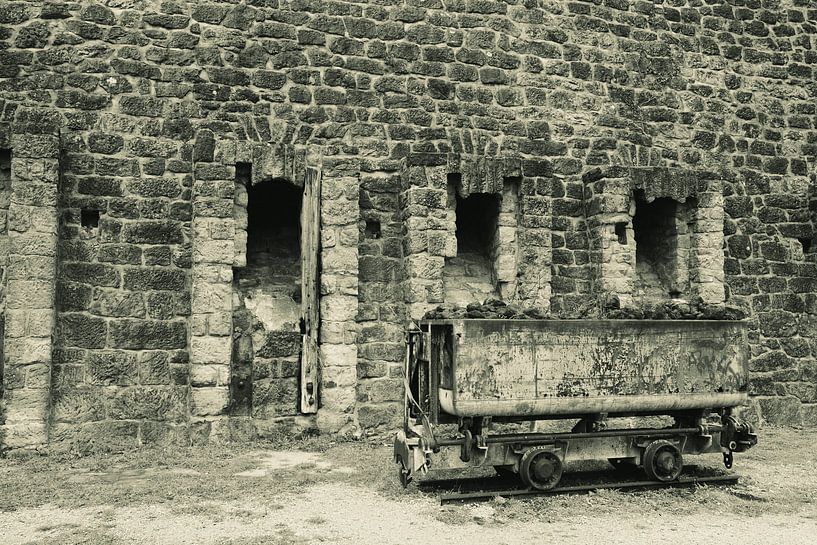 'Vintage' foto van Spaanse ijzerertsmijn van Willem Laros | Reis- en landschapsfotografie