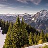 Panoramablick auf die Ammergauer Alpen vom Tegelberg in Bayern in Süddeutschland von Marga Vroom