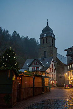 Kalter Morgen in Monschau, Deutschland.