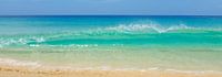 Tropisch strand met golfslag, Cabo Verde van Roger VDB thumbnail