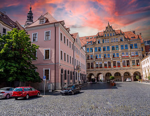 Innenstadt von Görlitz in Sachsen bei Sonnenuntergang