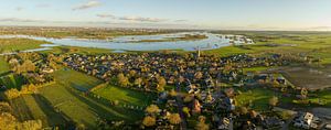 Das Dorf Zalk an der IJssel im Herbst