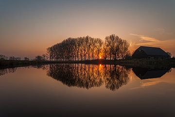 Sunset Reflections van Harold van den Berge