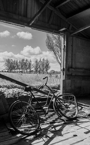 Fahrrad in einem verlassenen Bauernhaus