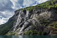 Wasserfall im Geirangerfjord van Rico Ködder thumbnail