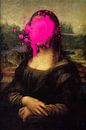 Mona Lisa mit rosa Farbfleck von Maarten Knops Miniaturansicht