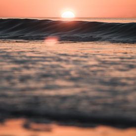 Die Welle des Sonnenuntergangs von Rick Ouwehand