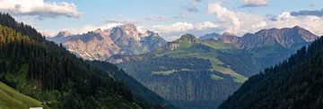 Panorama van de alpen in Oostenrijk van Jordy Blokland