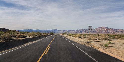 Einsame Straße von Toon van den Einde