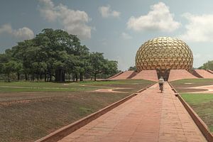 Heilige tempel (matrimandir) in Auroville van Edgar Bonnet-behar