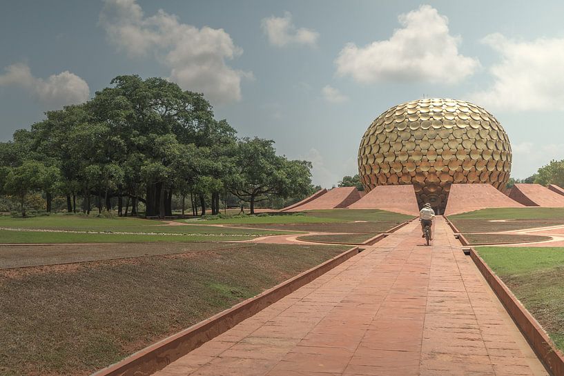 Heilige tempel (matrimandir) in Auroville van Edgar Bonnet-behar