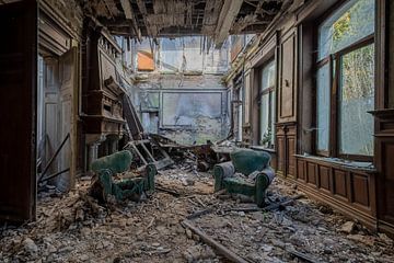 decay living room, ingestorte kamer van hanne dutoit