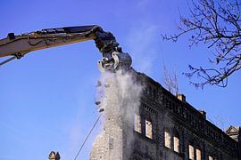 Demolition of the storage building of the complex Böllberger Mühle in Halle