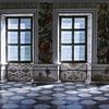 Oude kasteelzaal drie ramen Oostenrijk van Sara in t Veld Fotografie