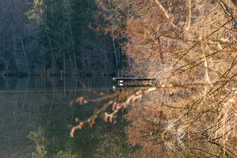 Verlaten badsteiger aan de Tüttensee van Peter Baier