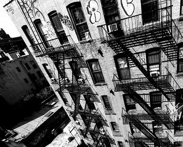 Brandtrappen  in New York City van Marcel Kerdijk
