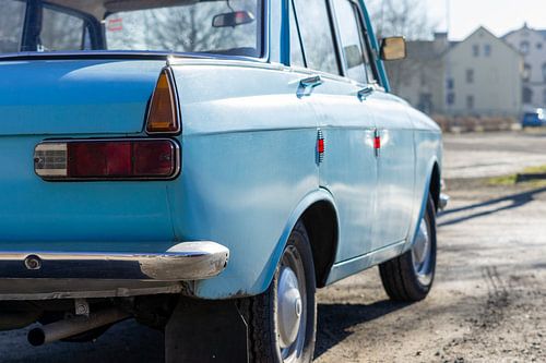 Oude Russische oldtimer Moskvich in de voormalige Duitse Democratische Republiek