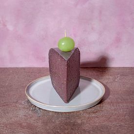 A piece of cake l Nature morte inspirée du pop art avec du fromage l Photographie culinaire sur Lizzy Komen