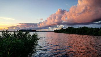Zonsondergang bij het veluwemeer 