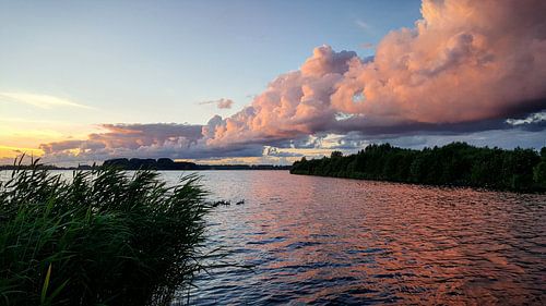 Zonsondergang bij het veluwemeer 