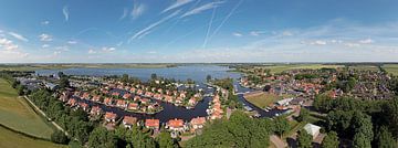 Lucht panorama van het dorp Langweer in Friesland Nederland van Eye on You
