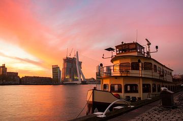 Lever de soleil sur le feu sur Prachtig Rotterdam