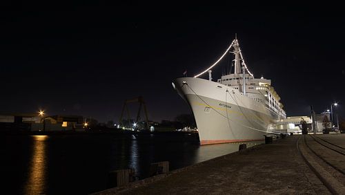 SS Rotterdam stoomschip Rotterdam by Night