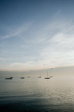 De Oosterschelde bij zonsopkomst, haventje Krabbendijke van Marina Bruijnzeel