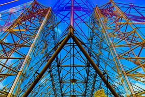 Bâtiment en verre avec des tubes