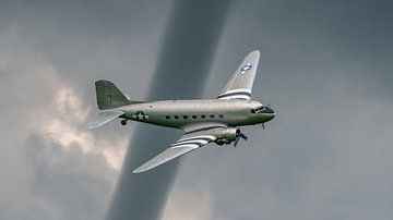 Douglas DC-3 Dakota. van Jaap van den Berg