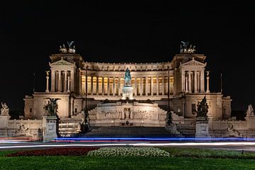 Das Denkmal für Victor Emanuel II (in Italien besser bekannt als il Vittoriano) von der Piazza Venez von Jaap van den Berg